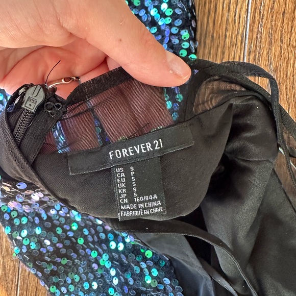 Size small forever 21 green sequin dress - Picture 6 of 6